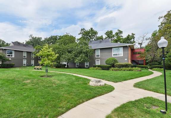 Green Space at The View Apartments St Charles, St Charles, Illinois