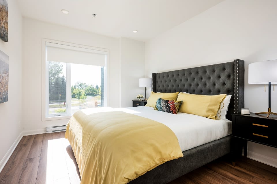 Photos and Video of Le SaintLaurent Apartments in Brossard, QC