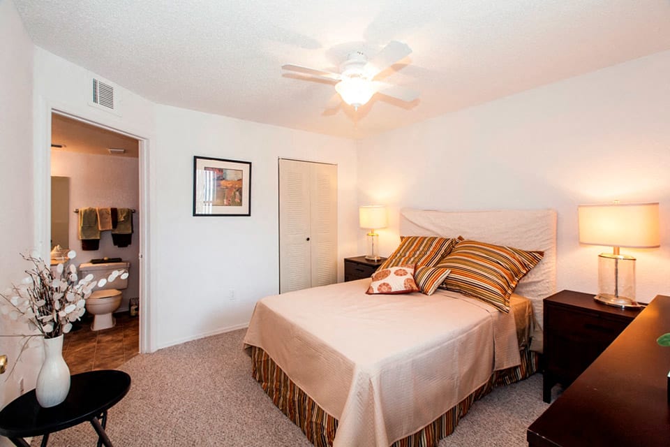 Cricket Club Apartments bedroom - Orlando, FL