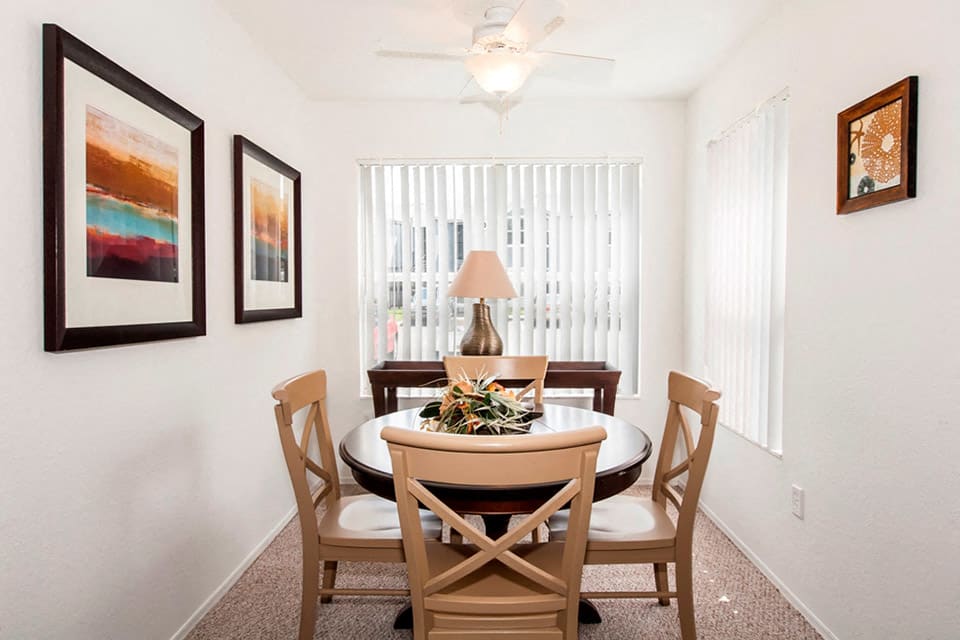 Cricket Club Apartments dining area - Orlando, FL