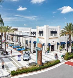 buildings with a car parked in front of it at Auburn Glen Apartments, Florida, 32256