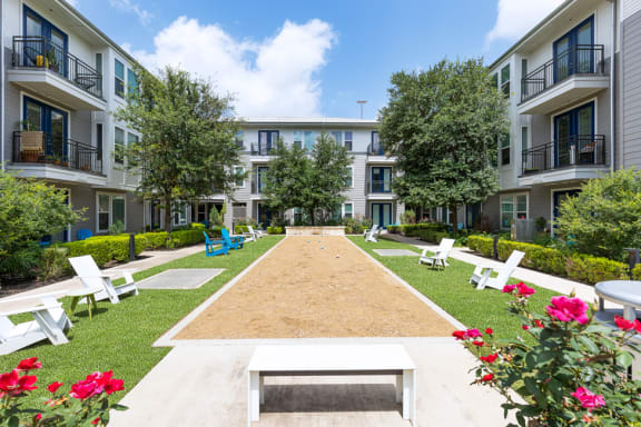 Burnet Flats Courtyard