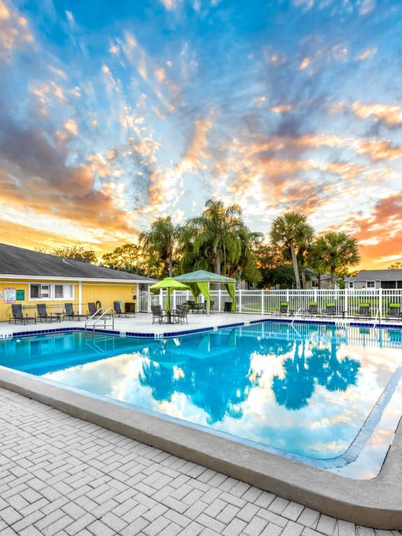 Pool During Sunset at Lakeside Glen Apartments, Melbourne, FL