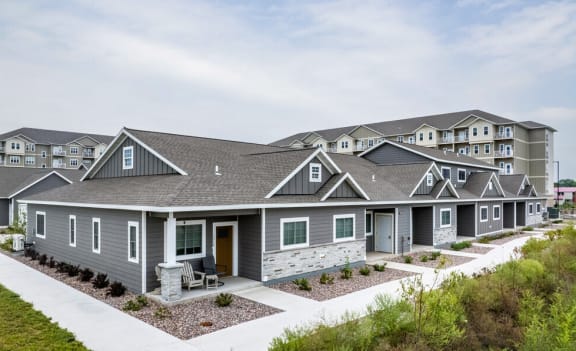 a row of houses in a row