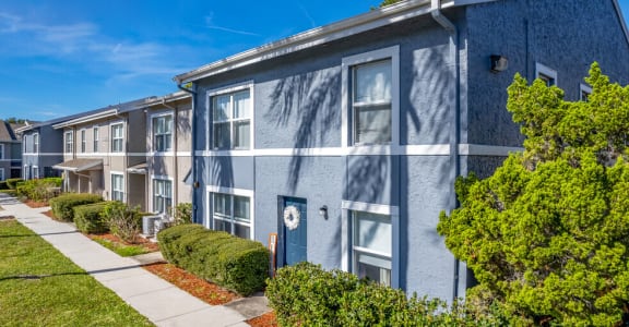 Building exterior Pineview Apartments in Clearwater, FL 33755