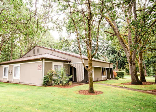 Steilacoom Apartments - Harbor Oaks Apartments - Exterior