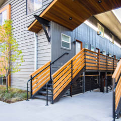 2000 Walnut Exterior