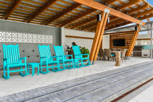 Poolside Seating at Centre Pointe Apartments in Melbourne, FL