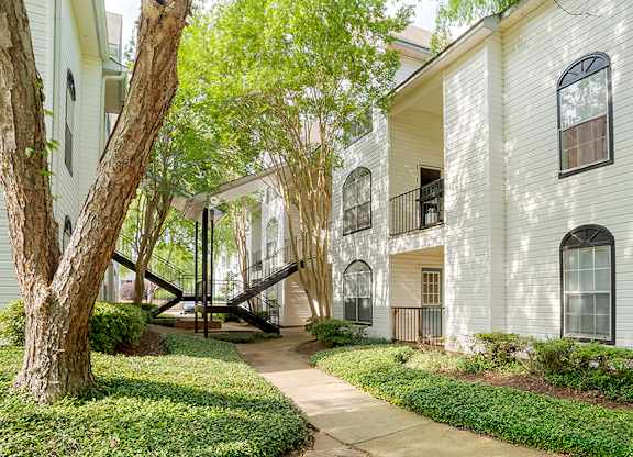 Exterior at Crosswinds Apartments, Pearl, MS