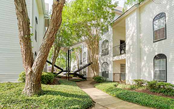 Exterior at Crosswinds Apartments, Pearl, MS