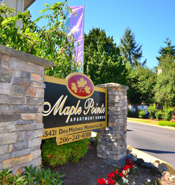 Maple Pointe apartments entryway monument sign