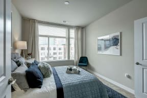 Bedroom with a large window at Hightgate At The Mile in McLean