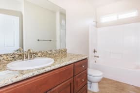 Bathroom With Bathtub at Sablewood Gardens, Bakersfield, 93314