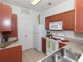 town parc at tyler low income apartments model home kitchen