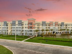 Grady Square Luxury Apartments in Tampa FL