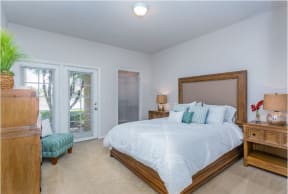 beBeautiful bright Bedroom  |Cypress Legends