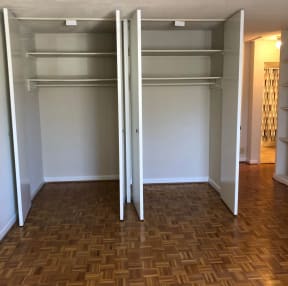 Wedgwood apartments in Raleigh NC closets