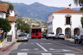 Downtown Santa Barbara De La Guerra Street