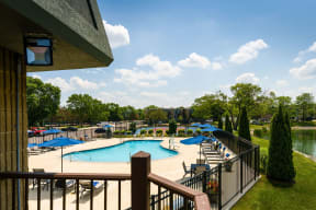 Luxurious Pool at Foxboro Apartments, Illinois, 60090