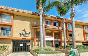 Exterior picture of The Palms Apartments in Hawthorne Los Angeles California.