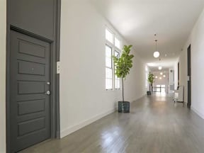 Hallwayat The Mobile Lofts, Mobile