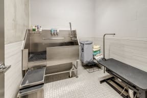 Pet-Friendly Apartments with On-Site Pet Spa at 1000 Speer by Windsor, 1000 Speer Blvd., CO