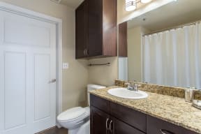 Dual access en suite bathroom at Windsor on the Lake, Austin, TX