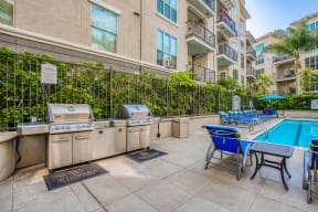 Poolside Grilling Area at Windsor Lofts at Universal City