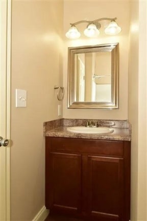 Congaree Villas, West Columbia South Carolina, bathroom with framed mirror