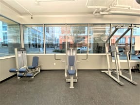 Fitness Center With Modern Equipment at 10 Clay Apartments, Seattle, 98121