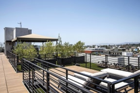 The Goldwyn Apartments In Los Angeles Roof Deck Lounge