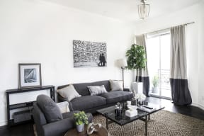 The Goldwyn Apartment Homes with One and Two Bedroom Apartments located in Los Angeles near Culver City. Luxury Apartments in Palm.