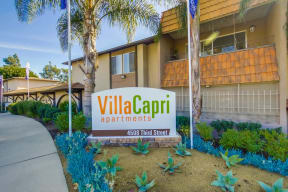 Villa Capri Apartments Exterior Front Sign