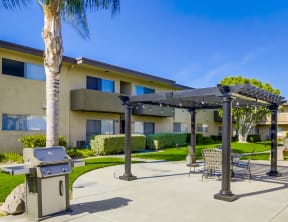 Cypress Park Apartments Lifestyle - Outdoor Lounge & BBQ