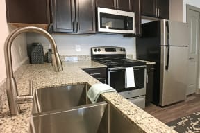stainless steel appliances new apartments in conroe
