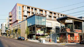 Bike to Grocers | Modera Belmont Apartment Homes | Portland, Oregon | Central Eastside