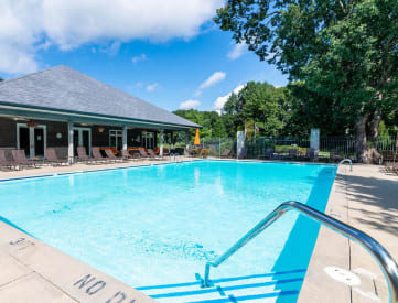 swimming pool at Woodland Ridge apartments
