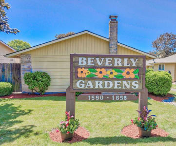 Beverly Gardens Sign