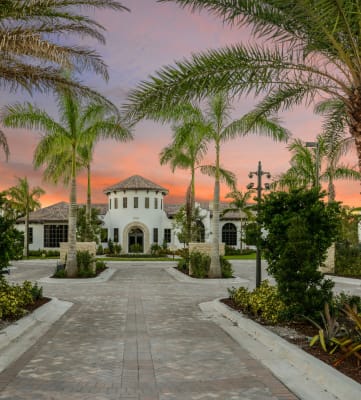 Palm Ranch Luxury Apartments in Davie, FL
