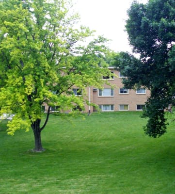 Green space at Interstate Apartments in South Sioux City, NE