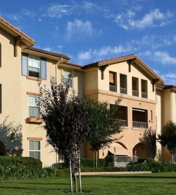 Exterior Building and Grass   l Portofino Villas Apartments  in Pomona CA 
