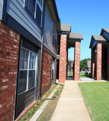 Pryor Creek Apartments Exterior