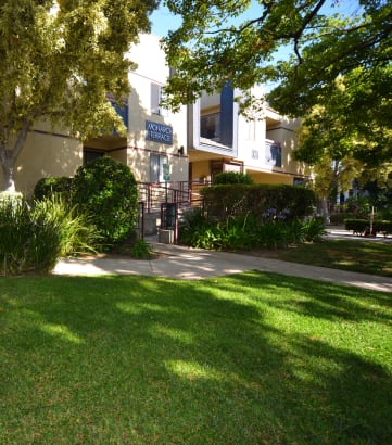 Monarch Terrace exterior building grass lawn