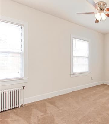 Skyland-Apartments-Bedroom-Windows-and-Ceiling-Fan
