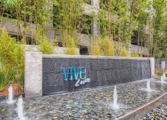 Vive Luxe Apartments Exterior Monument Sign