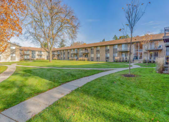 Exterior courtyard and walkways at ReNew Ivanhoe
