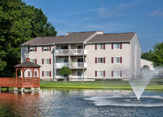 LakerRdge Square Apartments are located in Ashland, VA