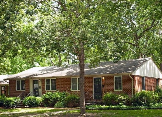 Courtyard With Green Space at Glen Lennox Apartments, North Carolina