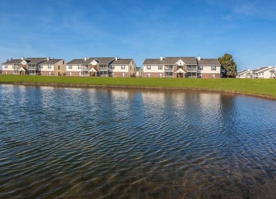 Apartments on the lake at Barton Farms in Greenwood, IN 46143