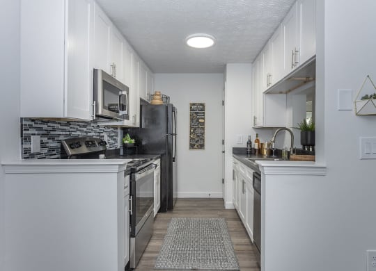 Fully Equipped Kitchen at Galbraith Pointe Apartments and Townhomes*, Cincinnati, 45231